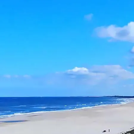 Caravan Met Voortent En Bijzettentje